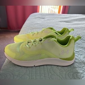 Under Armor Tennis Shoes